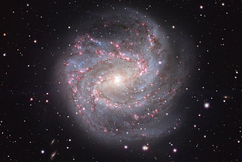 APOD: 2026 September 11 – M83: The Southern Pinwheel