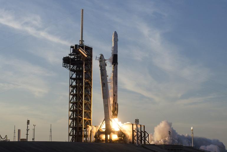 NASA Awards SpaceX Three Crew Flights to Space Station